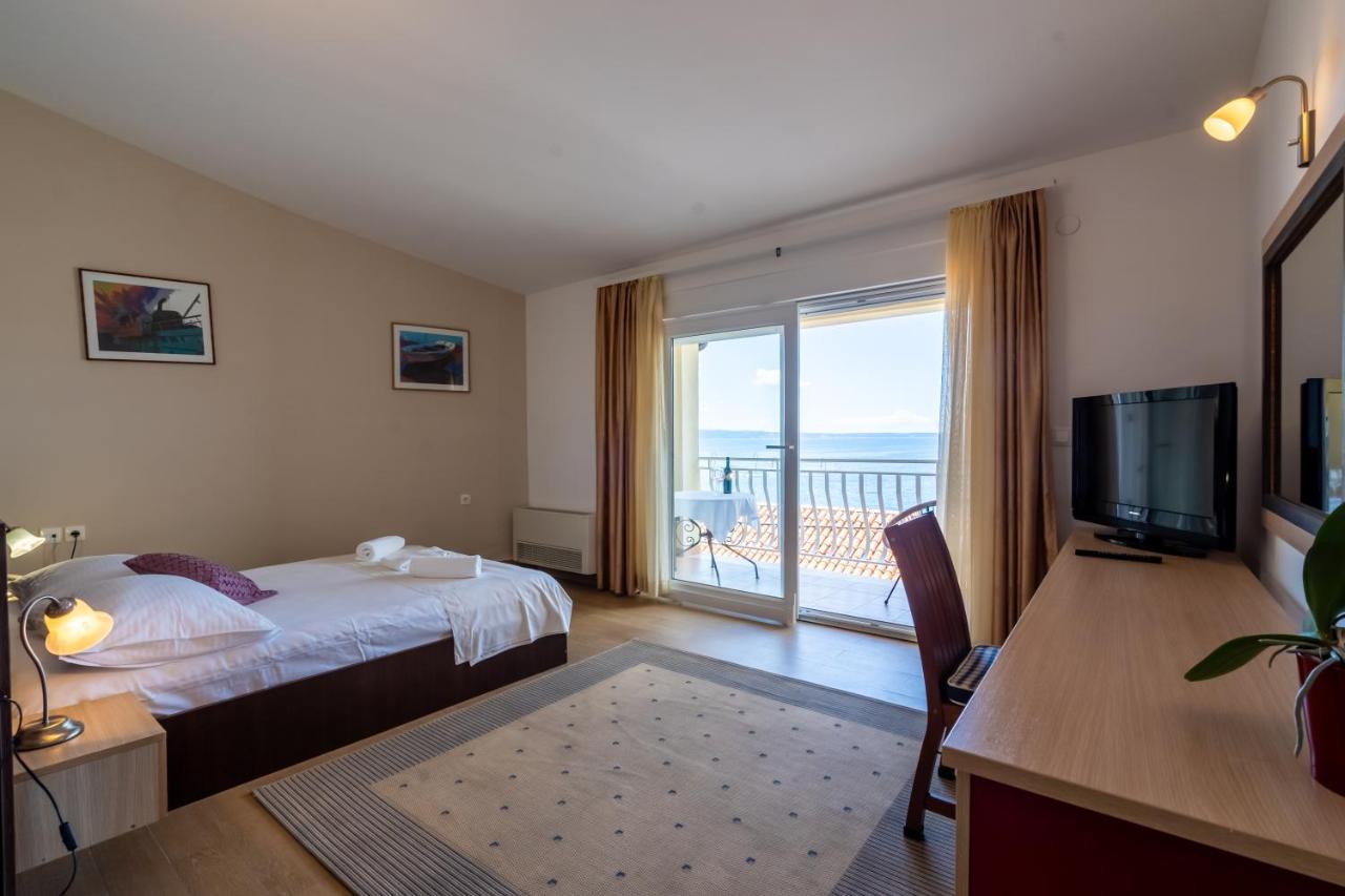 Pansion Epetium Hotel Stobrec Exterior photo